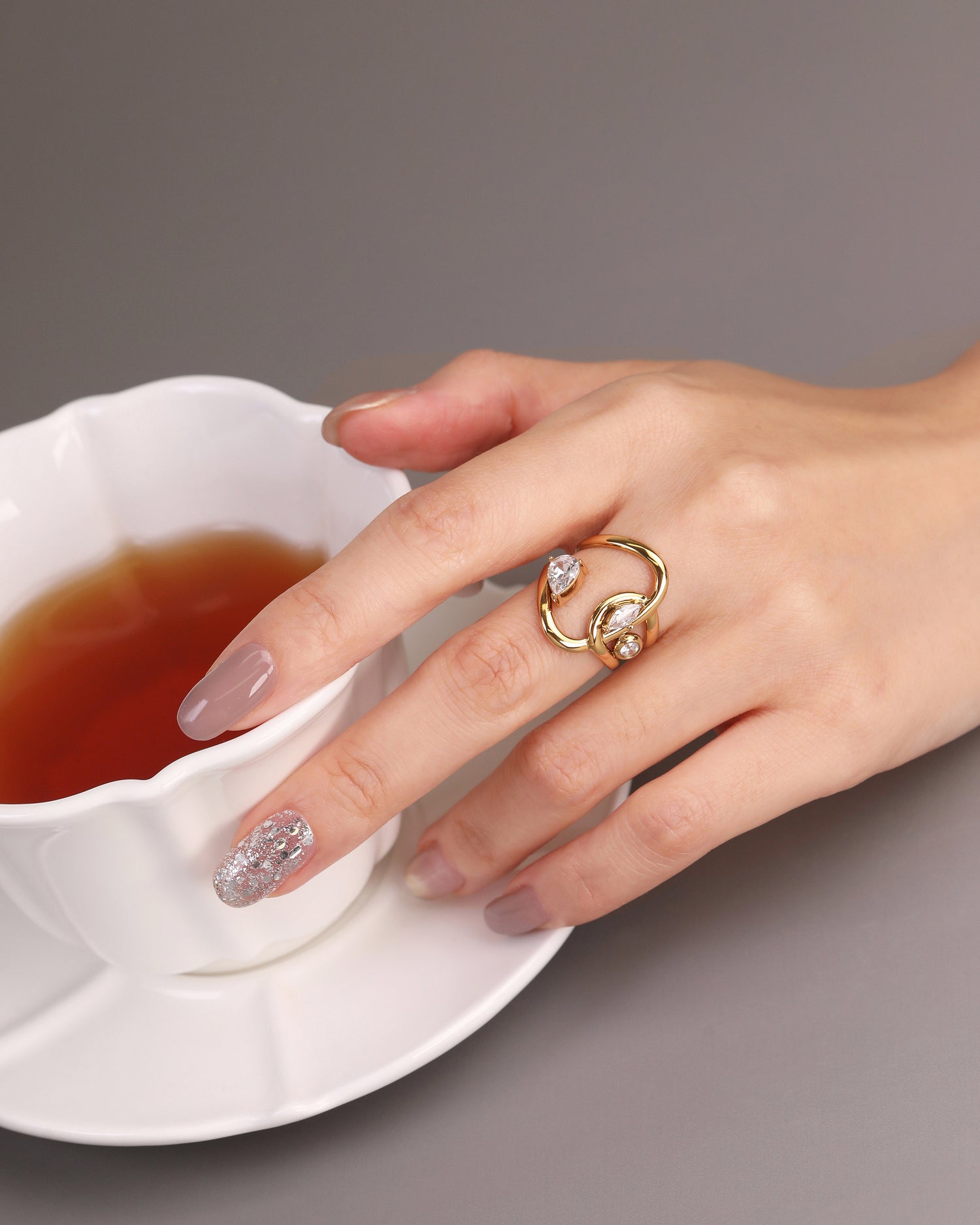 Nova Curve Ring