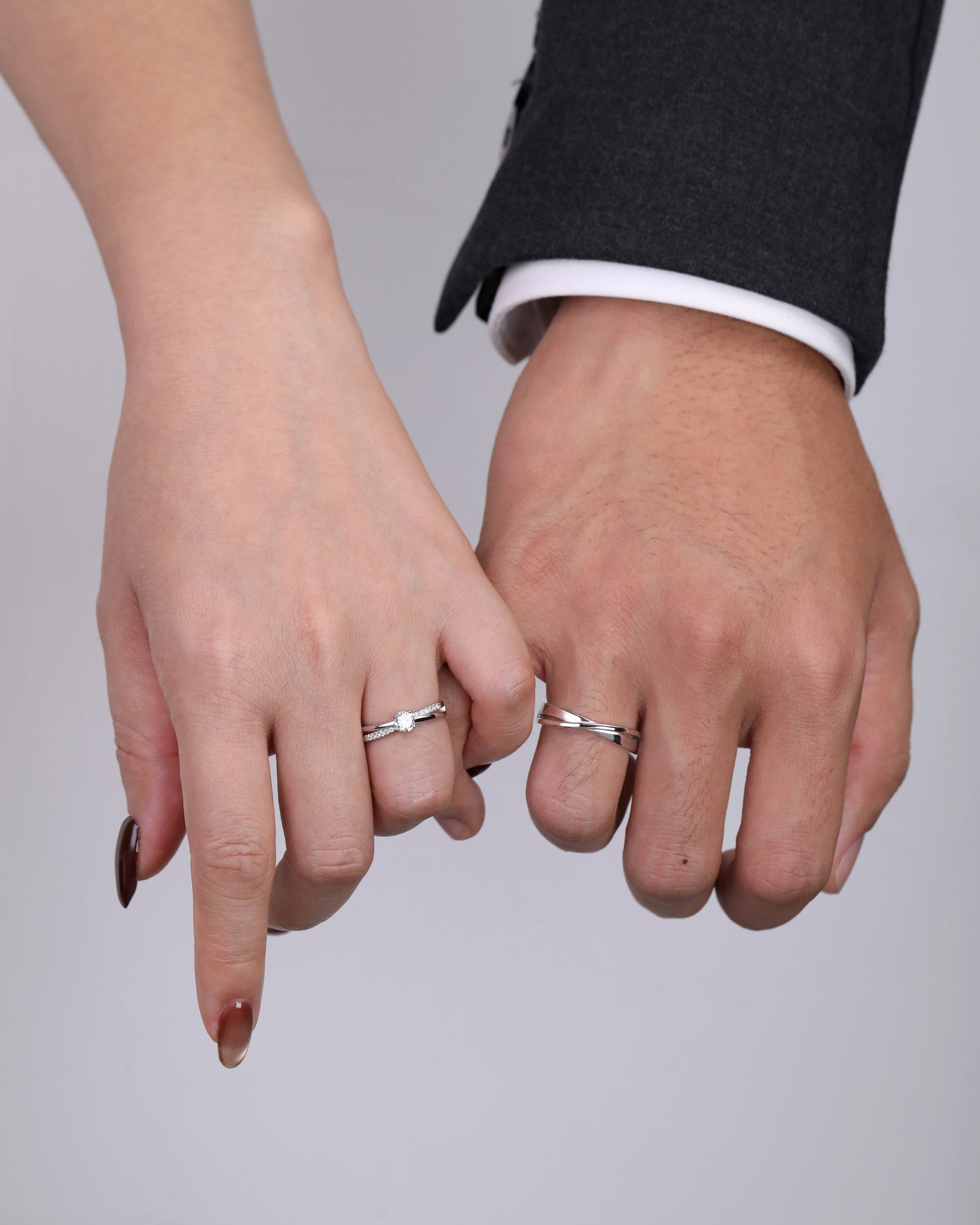 Intertwined Waves Couples’ Rings