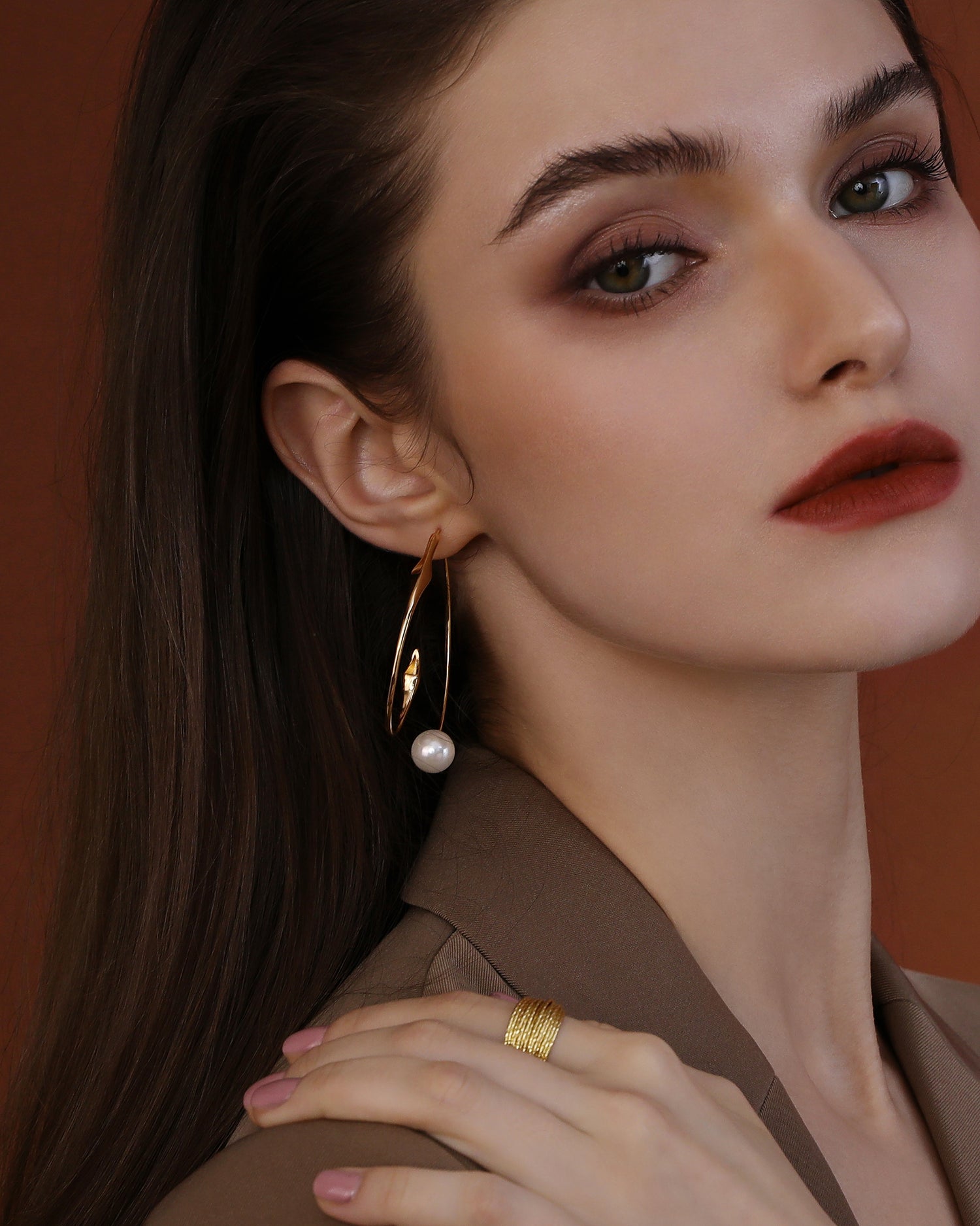 Pearl Curve Hoop Earrings