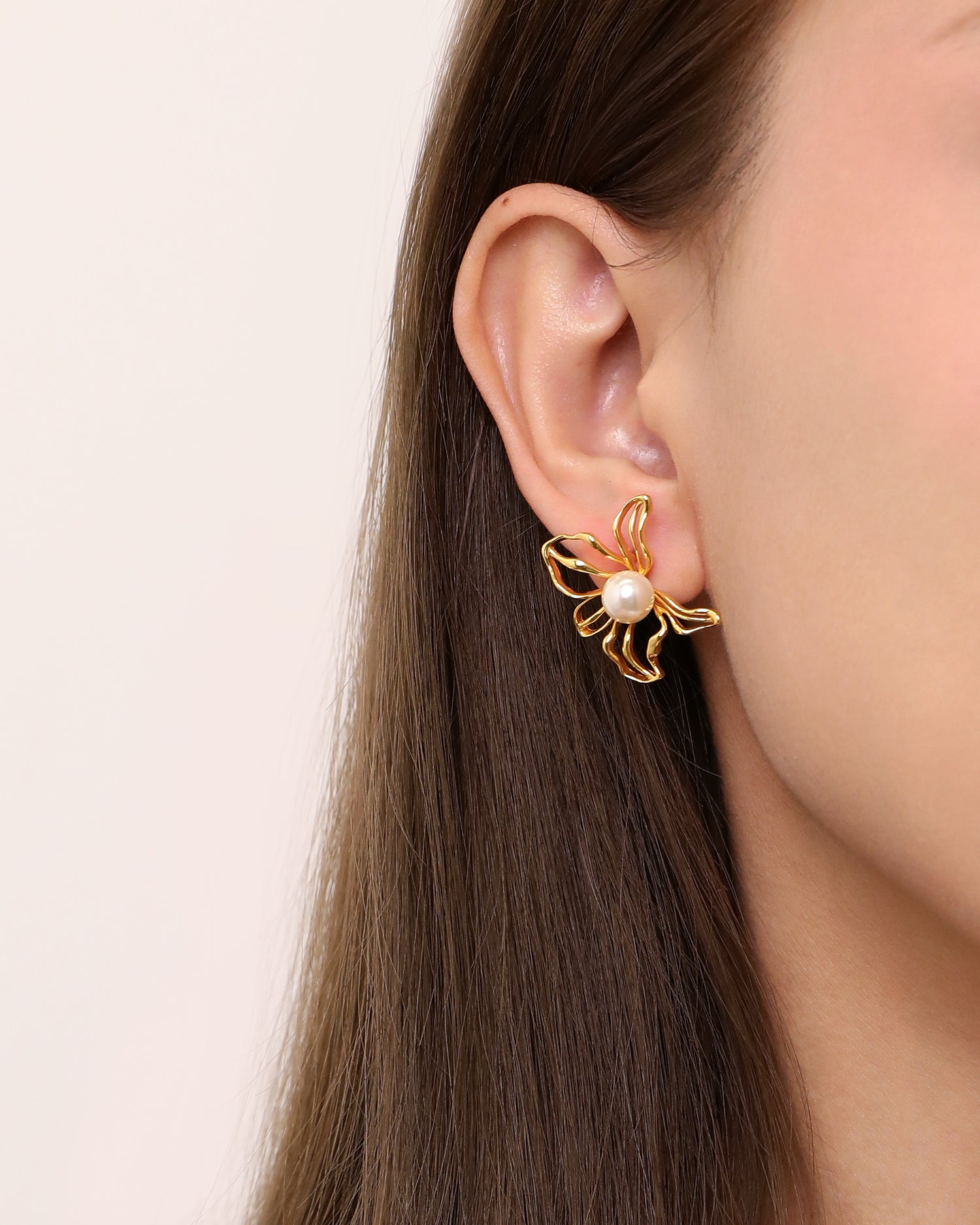Dancing Orchid Pearl Earrings