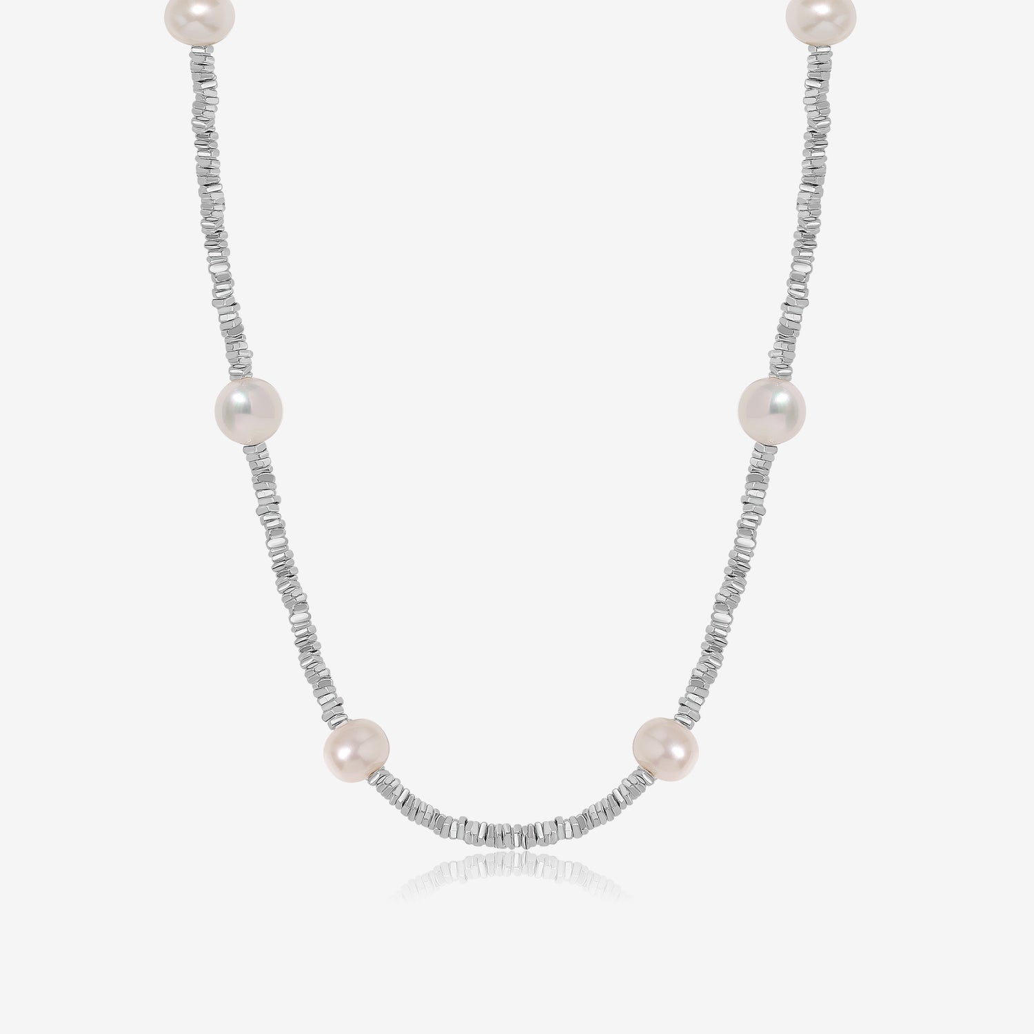 Shimmering Pearls Necklace