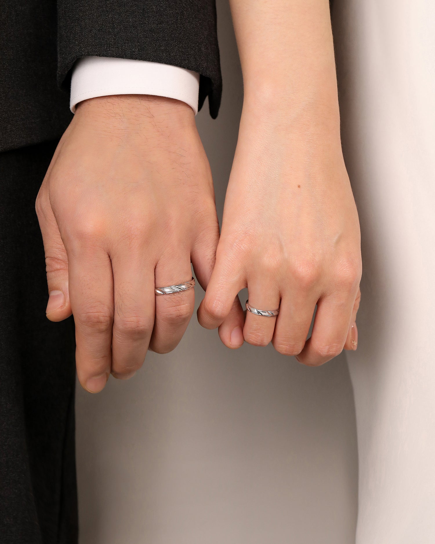 Infinite Link Couples' Rings