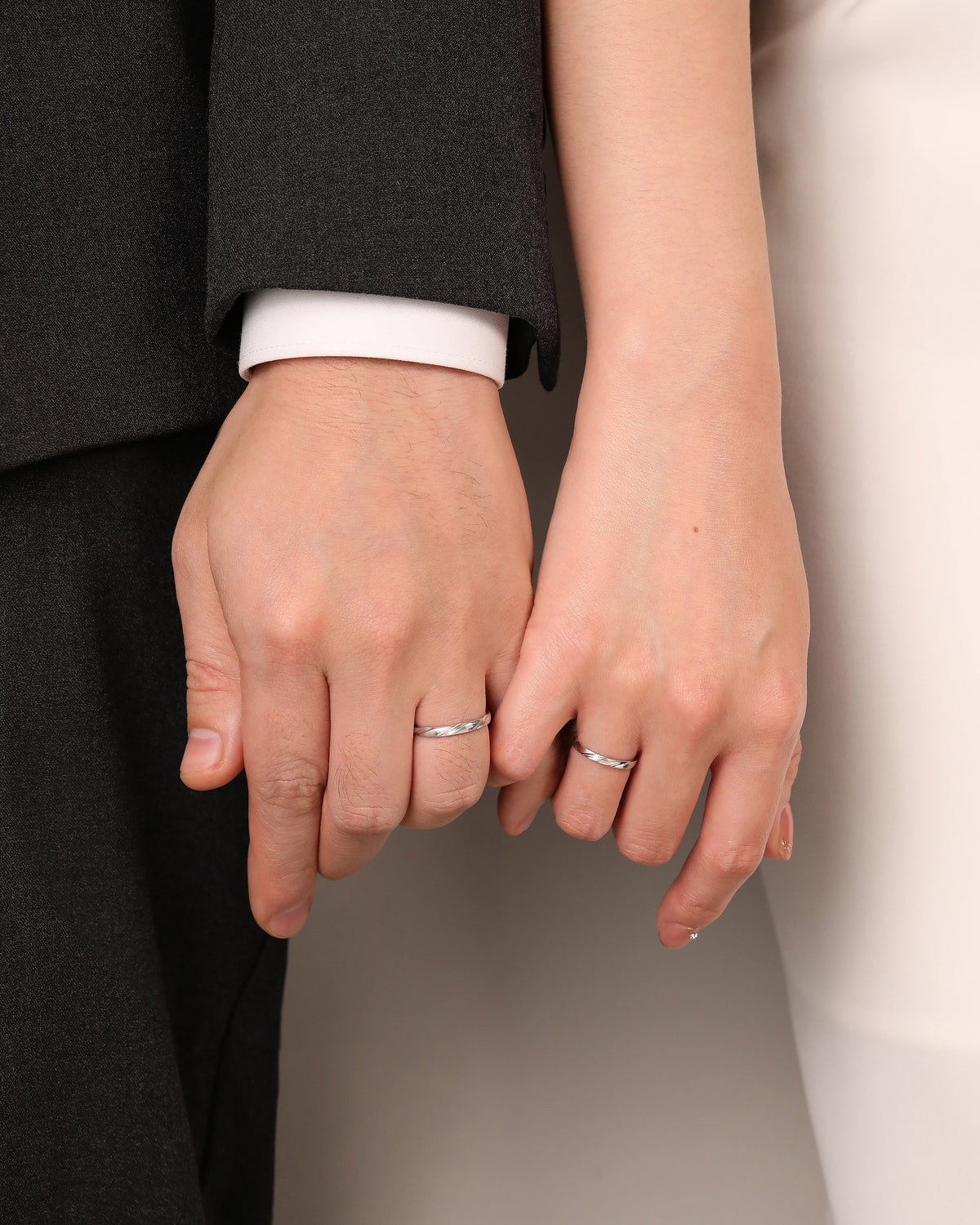 Infinity Path Thin Couples' Rings