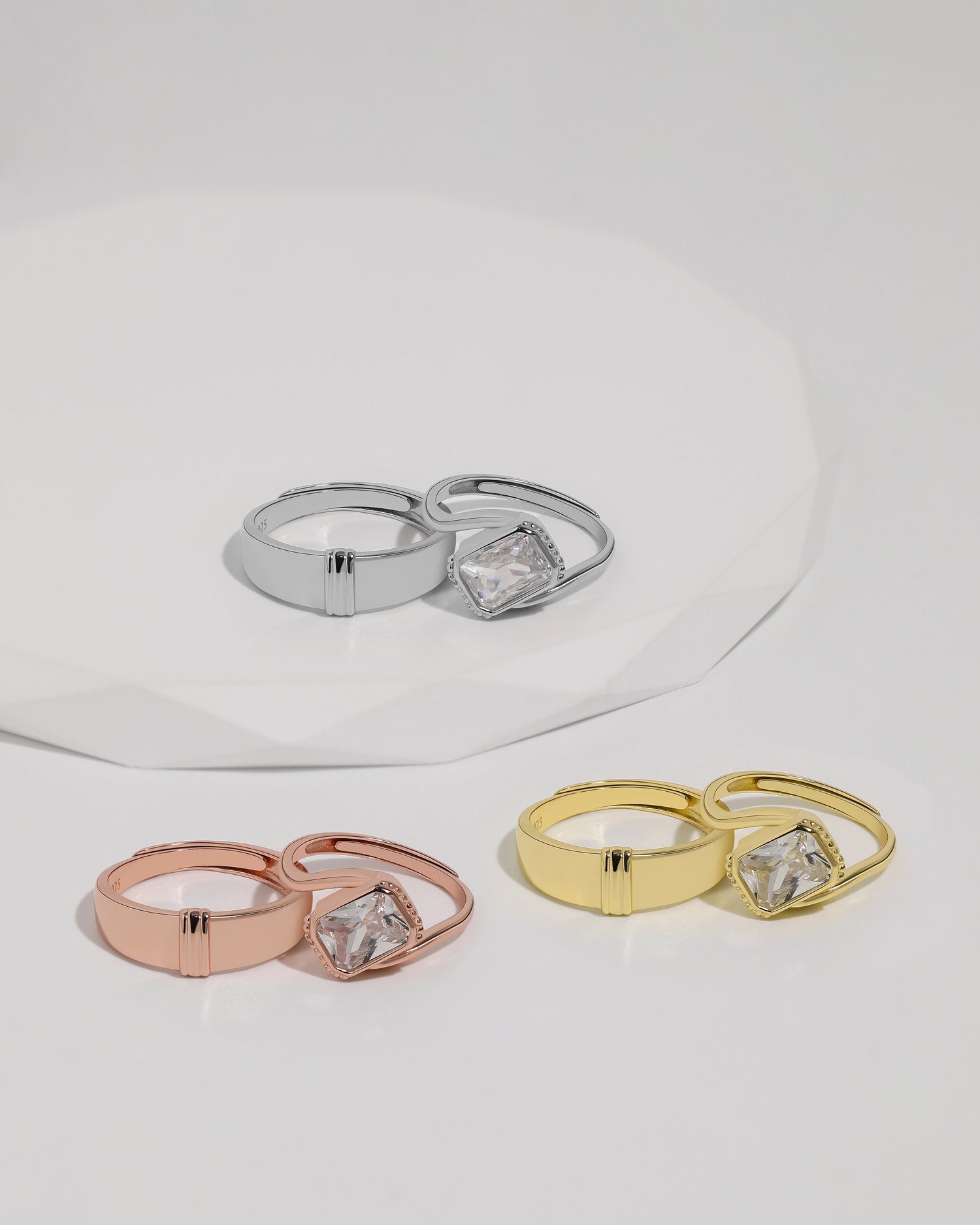 Lumina Curve Couples’ Rings (Gold)