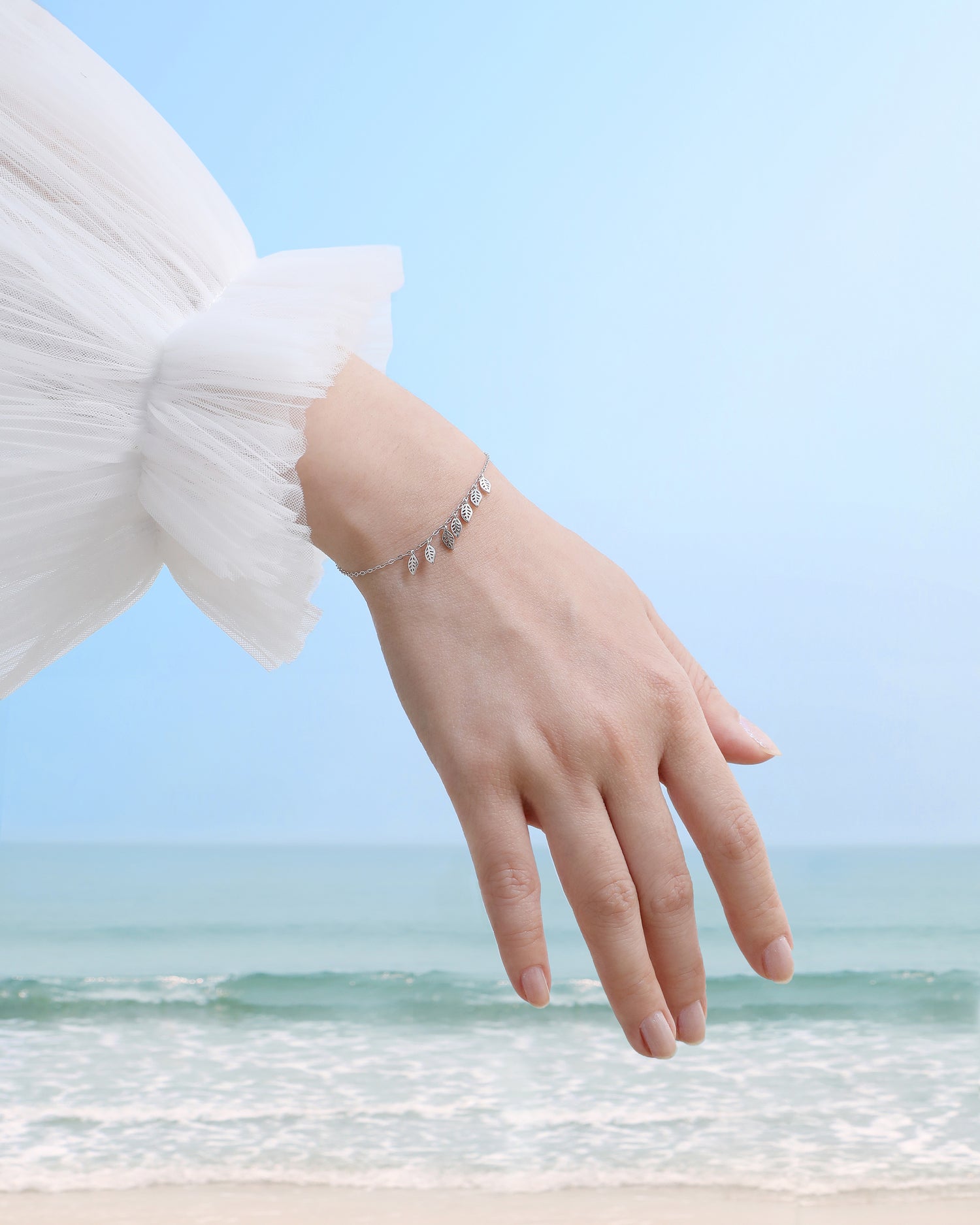 Tiny Leaf Bracelet