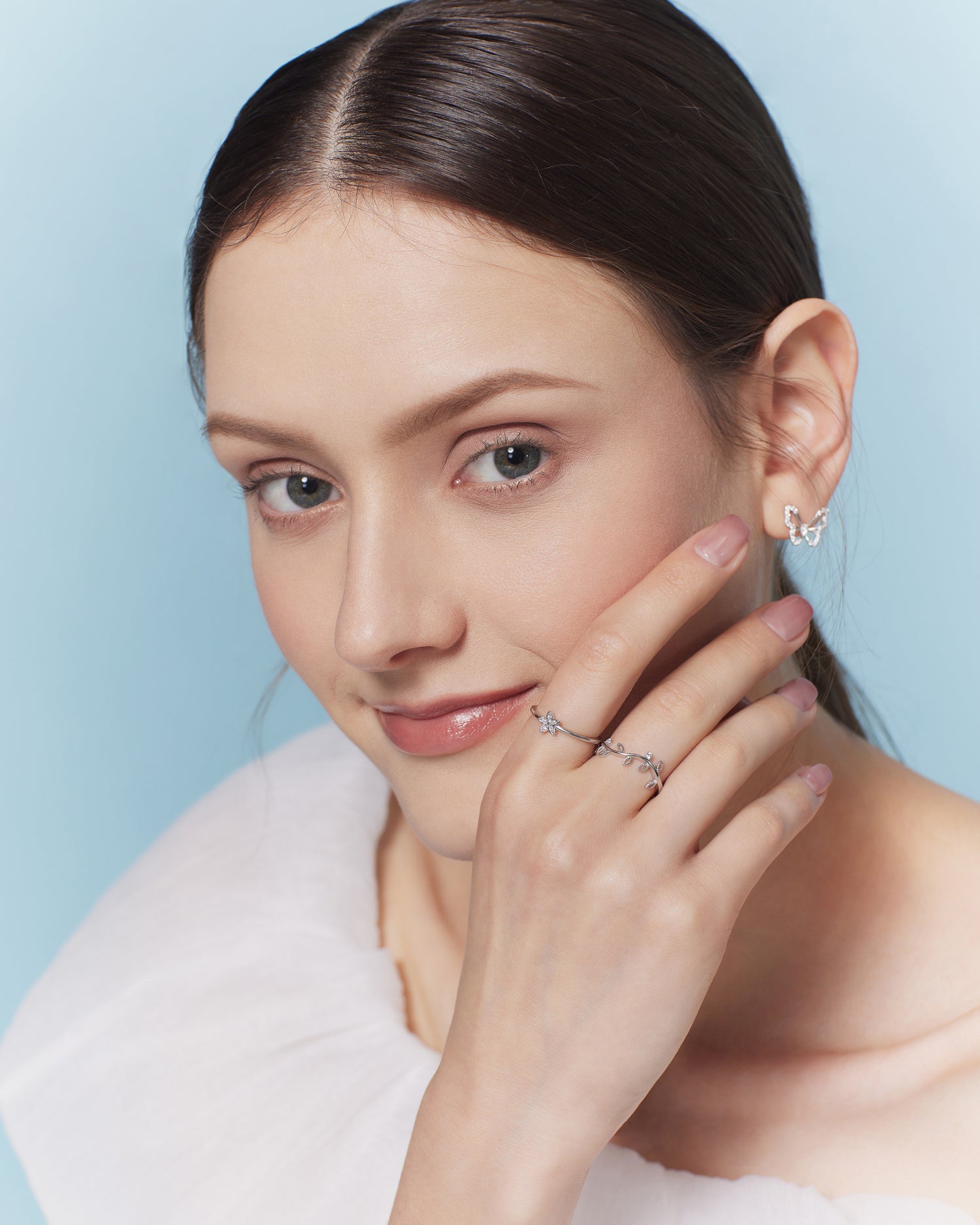 Elegant Vine Leaf Ring
