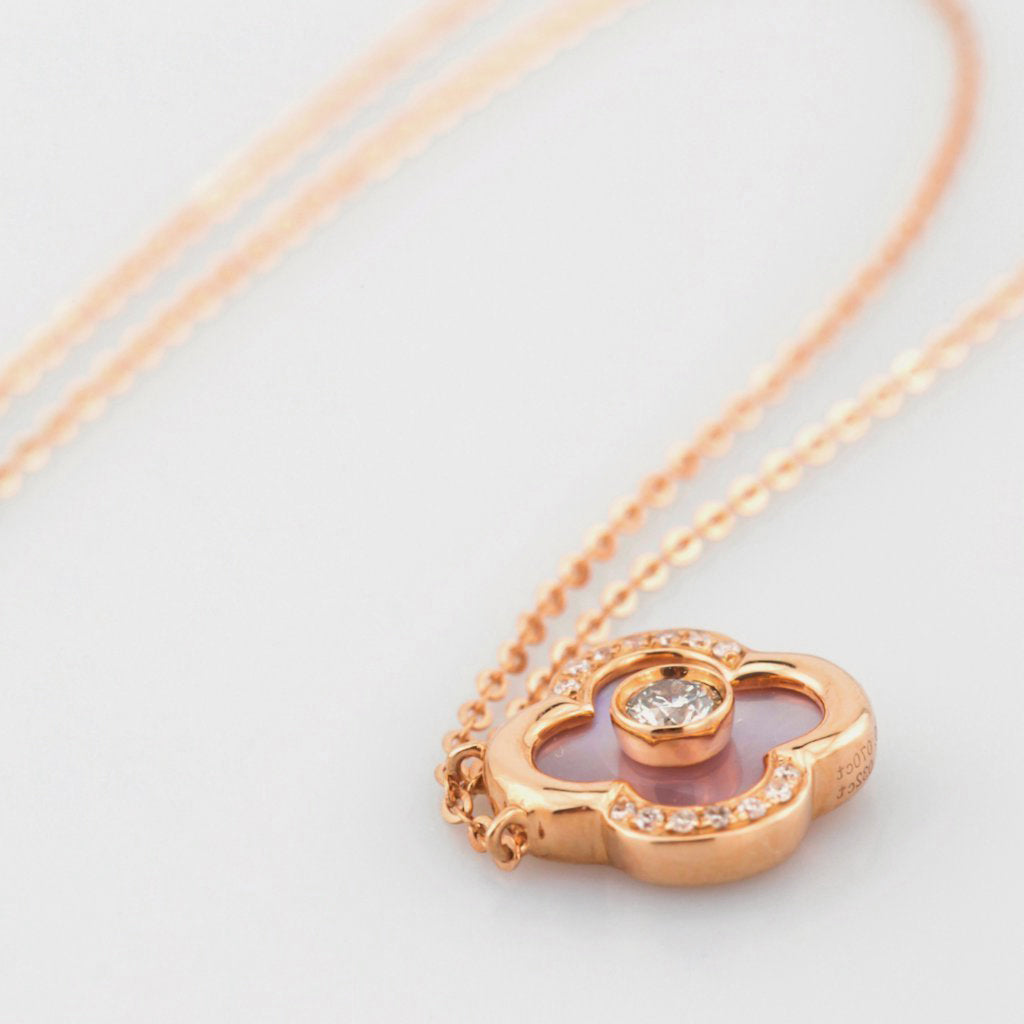 18K Rose Gold Colored Seashell Clover Necklace
