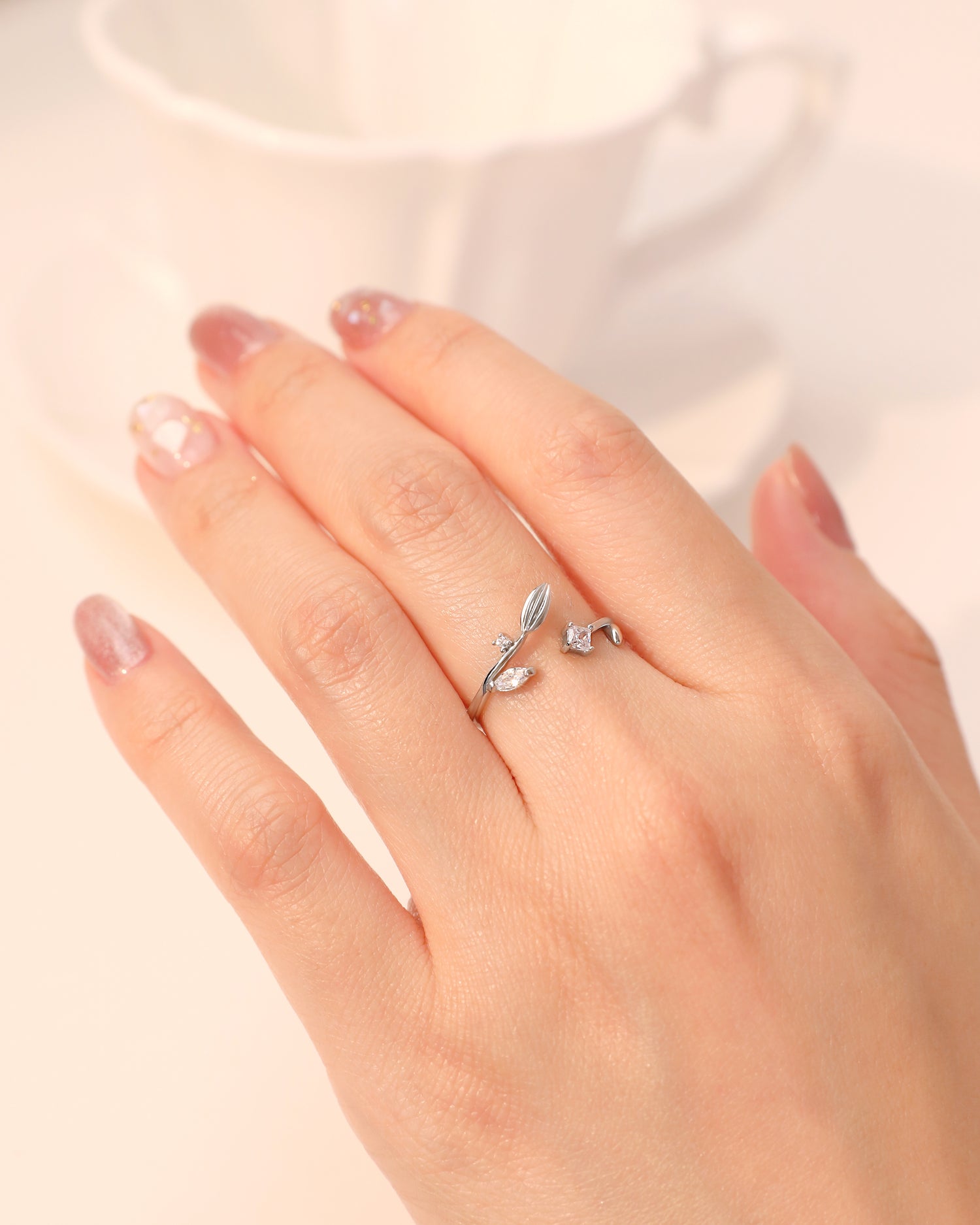 Beautiful Leaf Ring