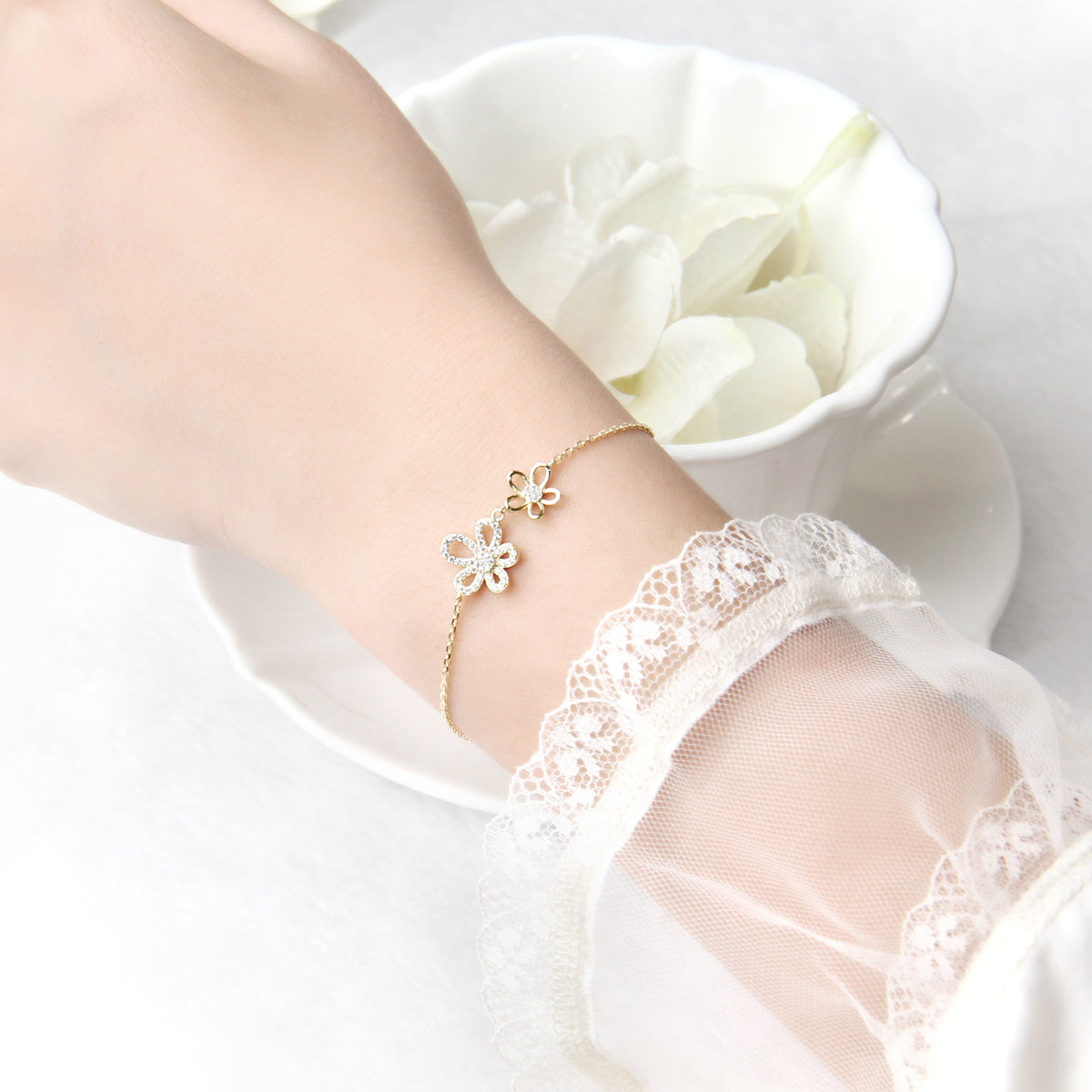 Dainty Flower Bracelet