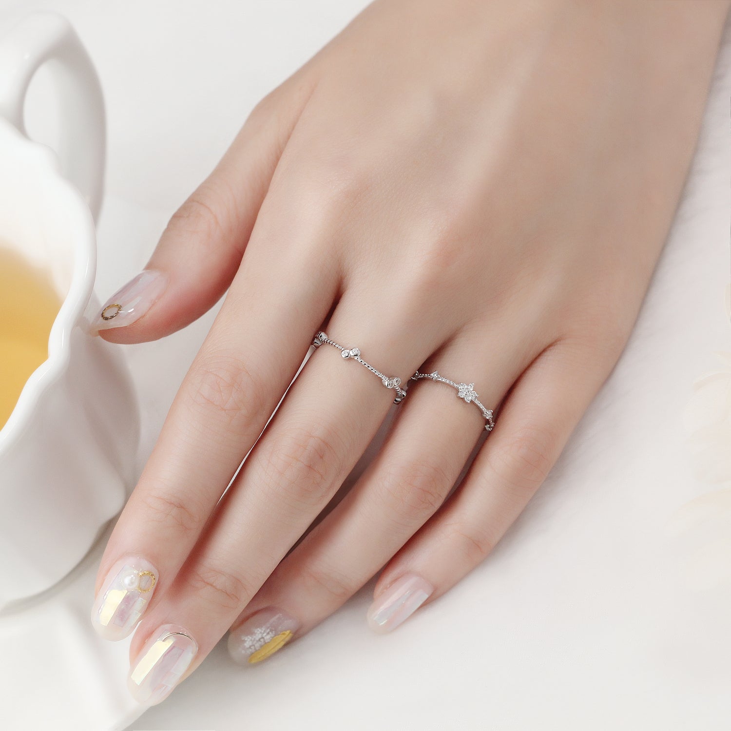 Simple Minimalist Flower and Circle Ring