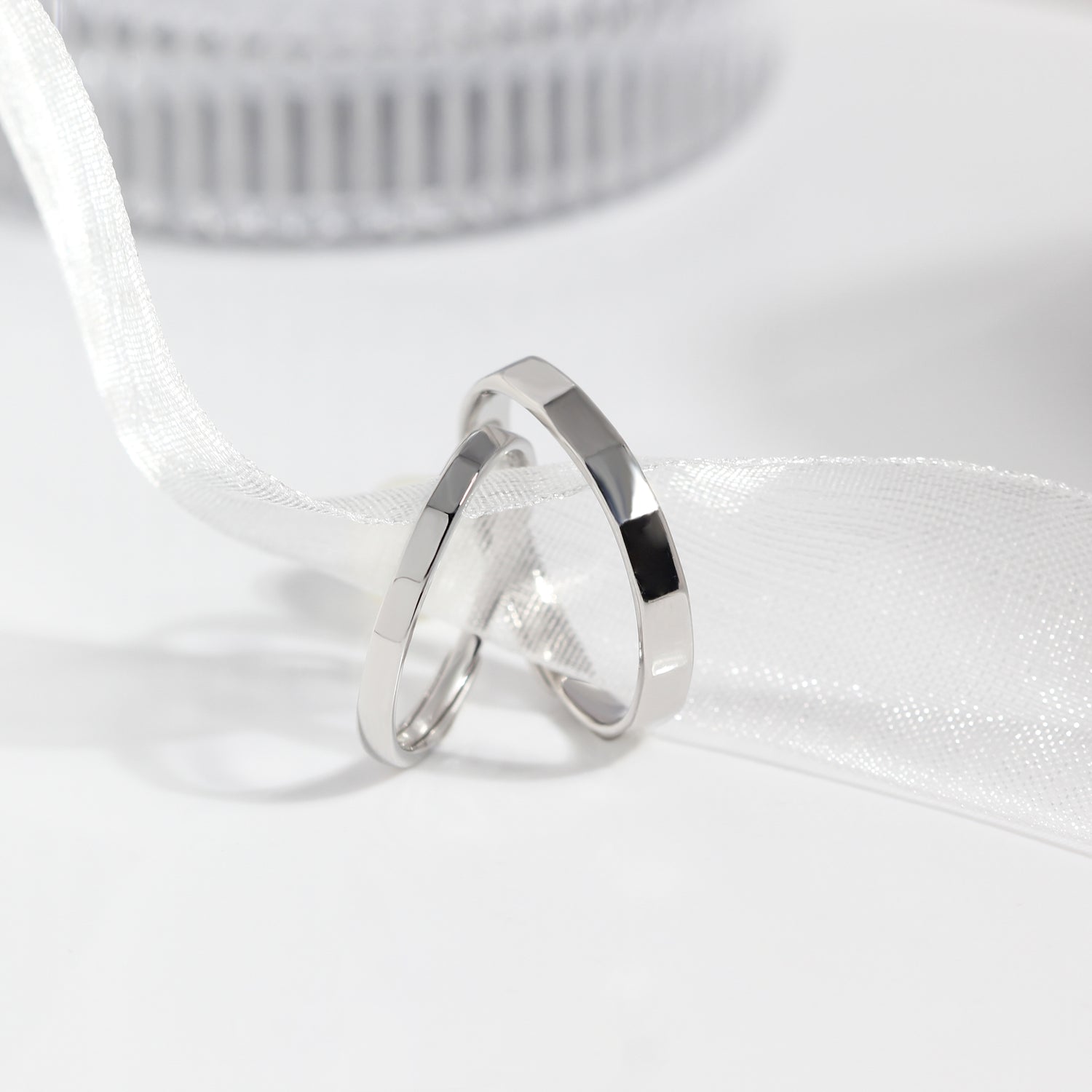 Minimalist Couples' Rings
