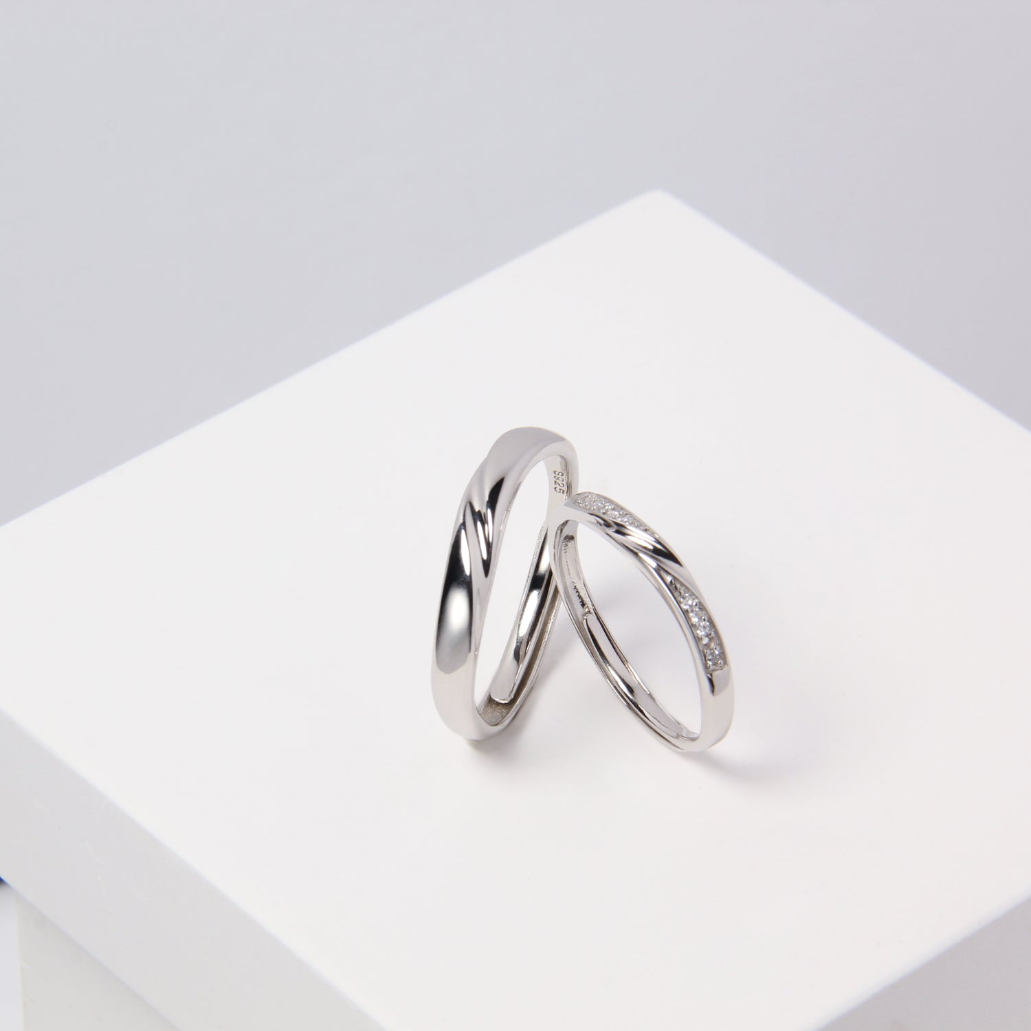 Simple Twist Couples' Rings