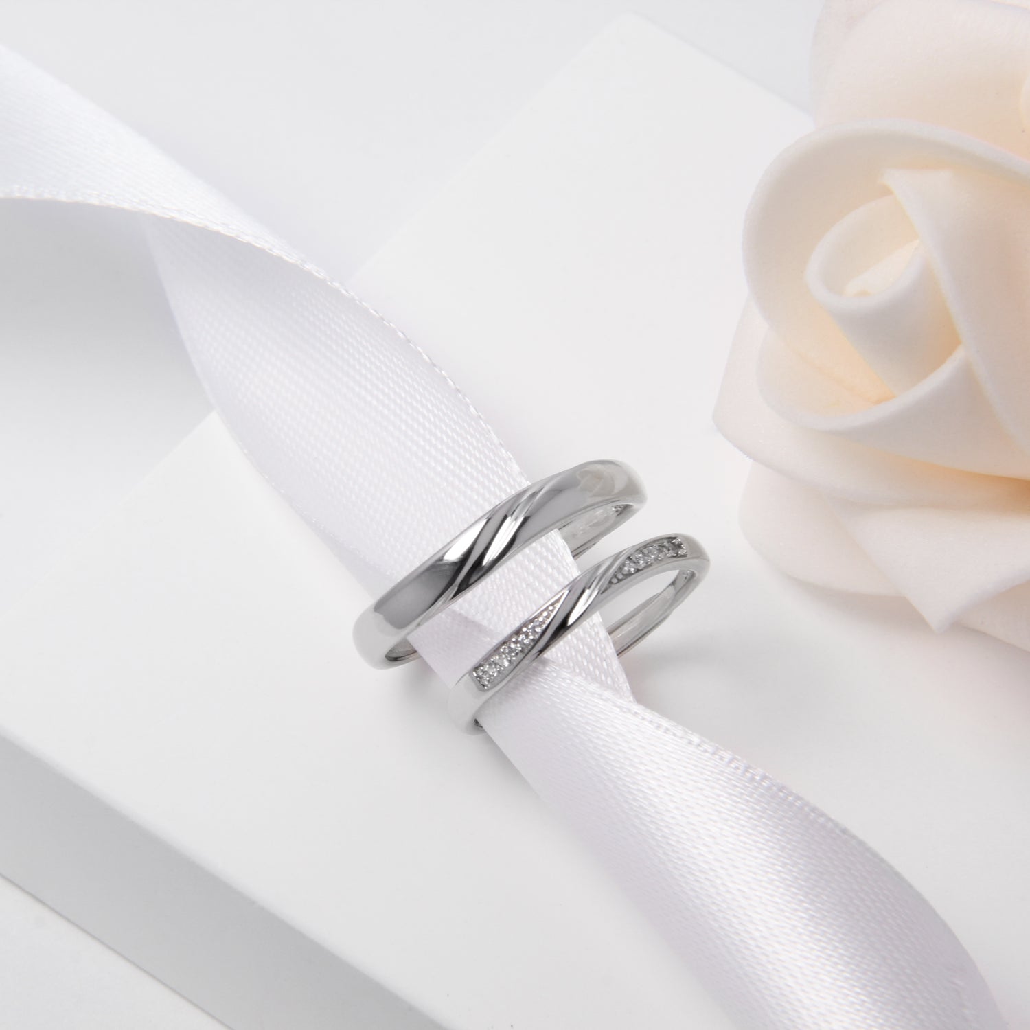 Simple Twist Couples' Rings